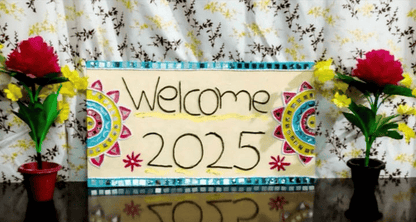 Customize Handcrafted "Welcome 2025" Wall Plaque – Festive Home Decor