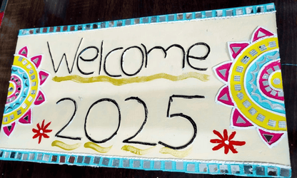 Customize Handcrafted "Welcome 2025" Wall Plaque – Festive Home Decor